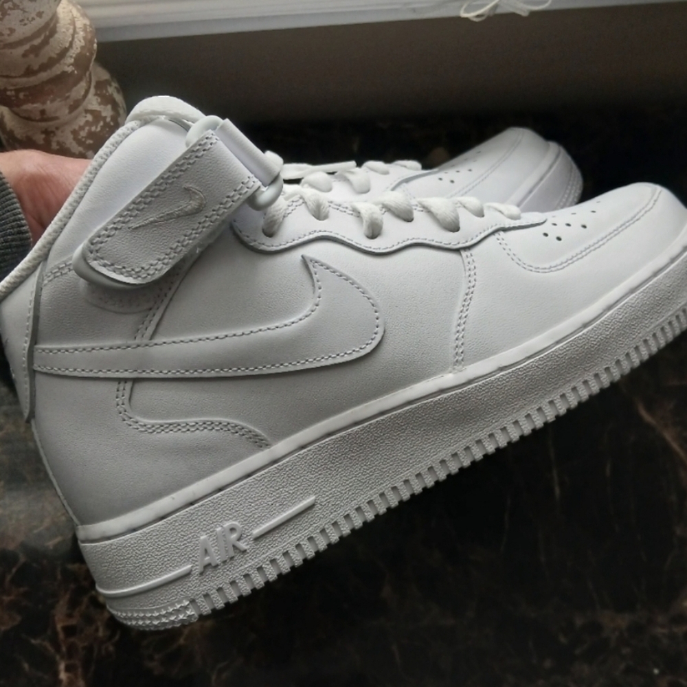 Nike Air Force 1 '07 Mid Streetwear/Lifestyle Shoes Size 7 Youth/8.5 Women - Picture 8 of 11
